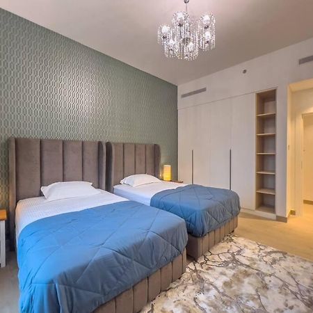 Lovely 2-Bedroom Vacation Home Near Beach 두바이 외부 사진