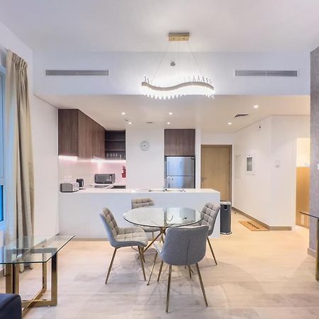 Lovely 2-Bedroom Vacation Home Near Beach 두바이 외부 사진