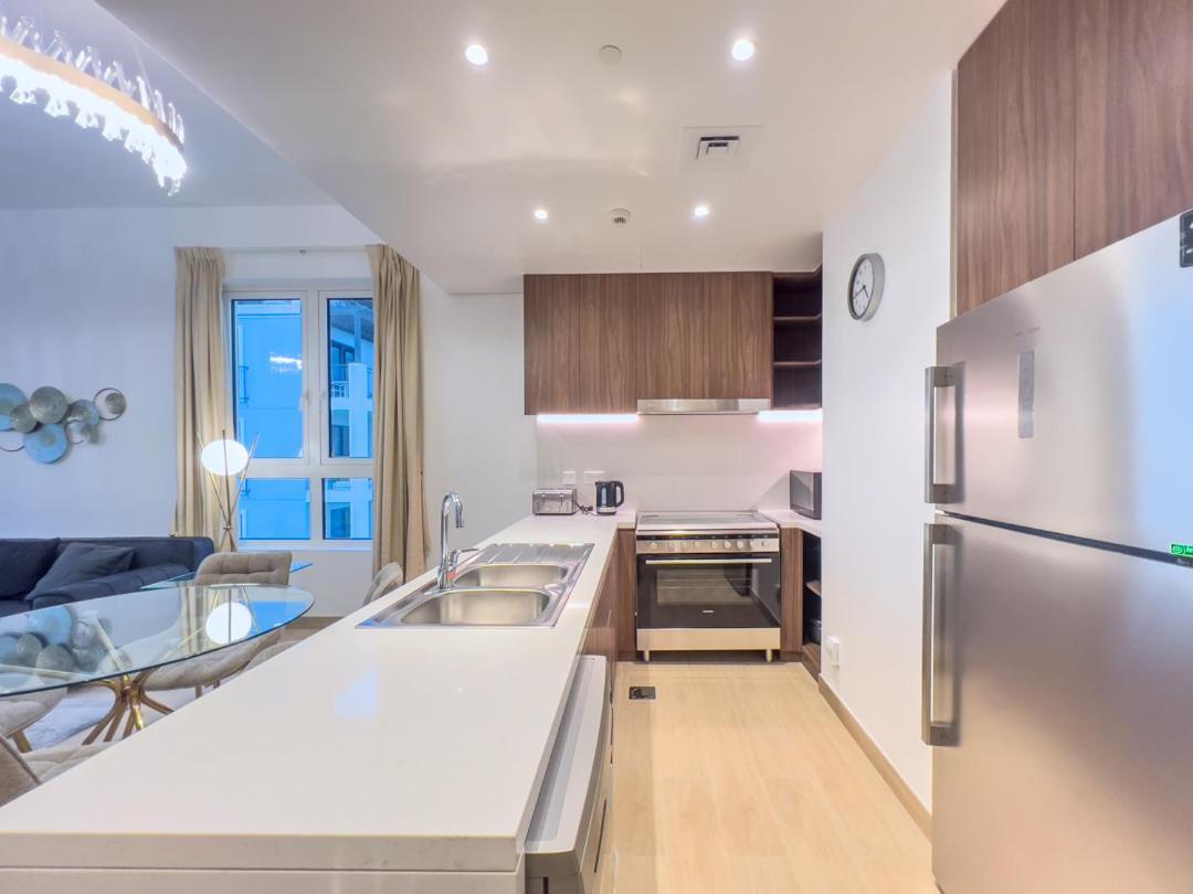 Lovely 2-Bedroom Vacation Home Near Beach 두바이 외부 사진