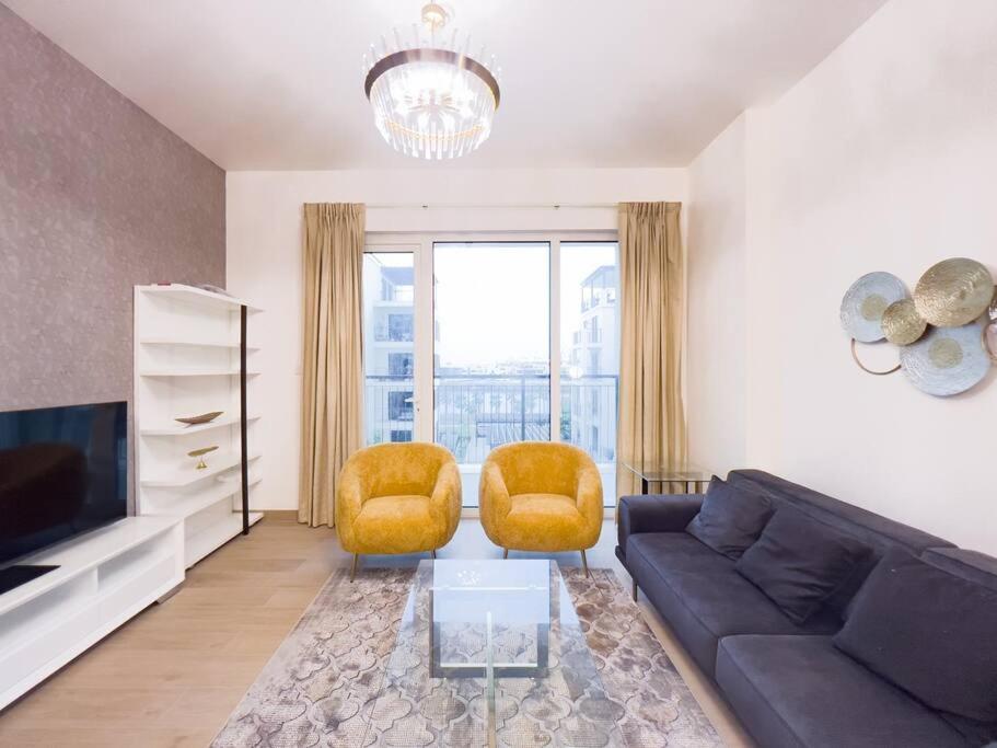 Lovely 2-Bedroom Vacation Home Near Beach 두바이 외부 사진