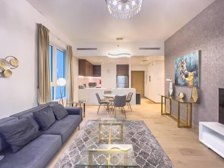 Lovely 2-Bedroom Vacation Home Near Beach 두바이 외부 사진