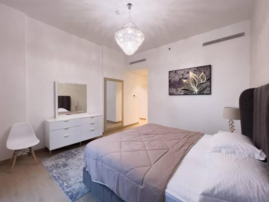 Lovely 2-Bedroom Vacation Home Near Beach 두바이 외부 사진