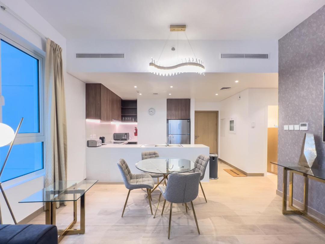 Lovely 2-Bedroom Vacation Home Near Beach 두바이 외부 사진